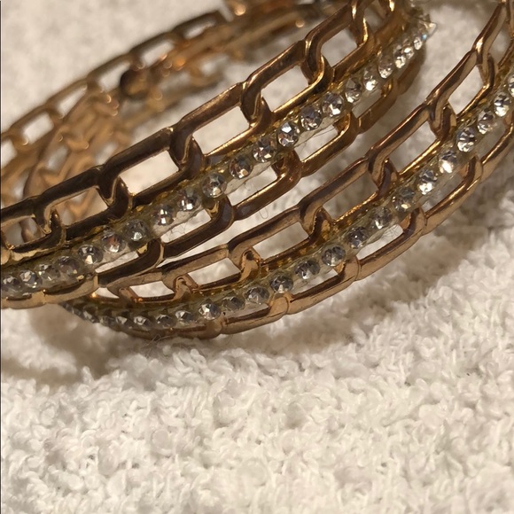 USED Cute Medium chain Inspired crystal earrings - Picture 2 of 3